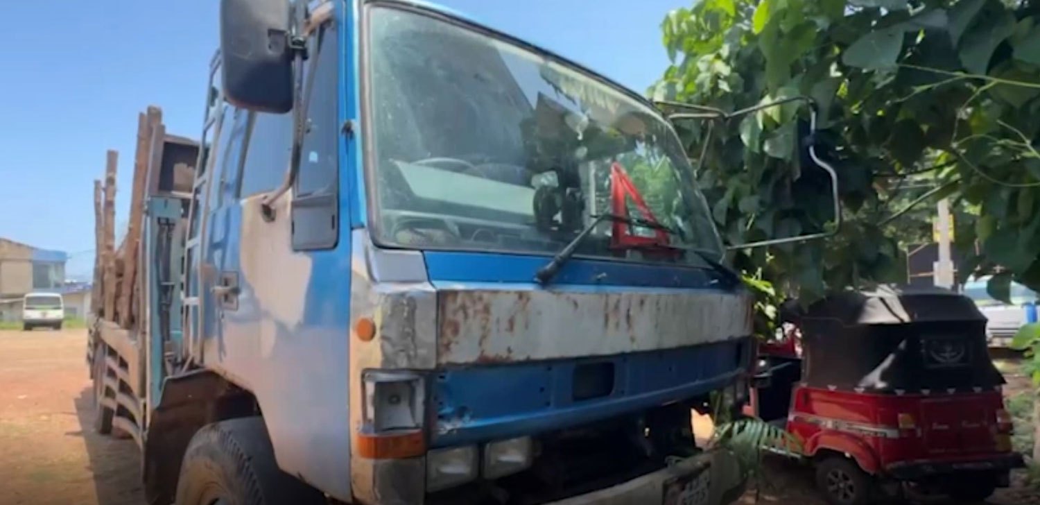 Three seriously injured as three-wheeler hits timber lorry near Wennappuwa