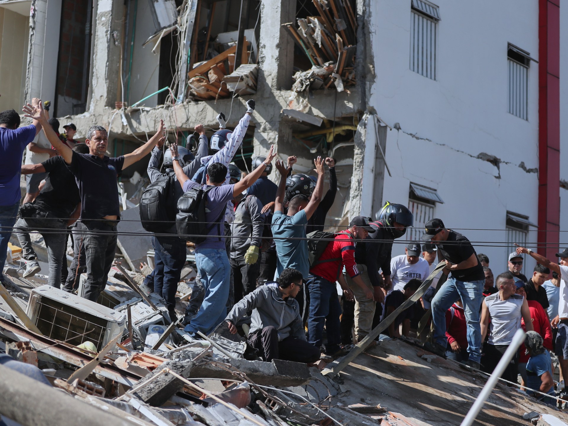 Colombia earthquake death toll passes 250 as rescuers race to find survivors