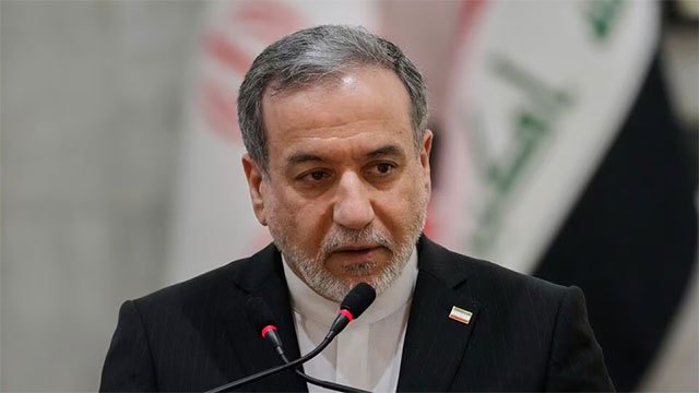 Araghchi rebuffs Trump's 'total control' claim over Hormuz