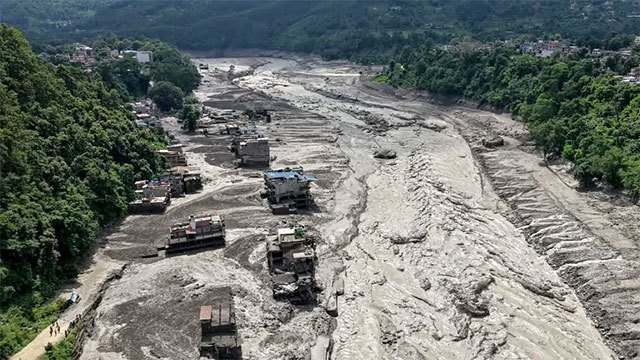 Nepal flood toll reaches 547 as a new barrier lake threatens a second disaster