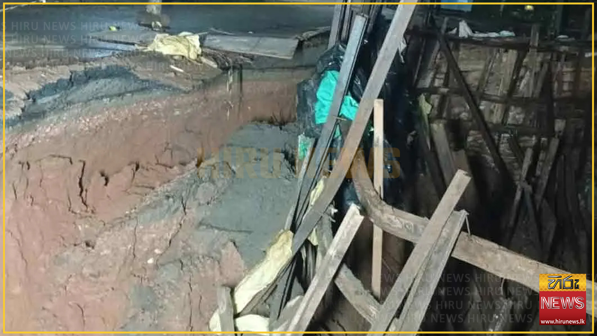 Bridge section collapses in heavy rain, halting all traffic on the Galaha–Deltota road