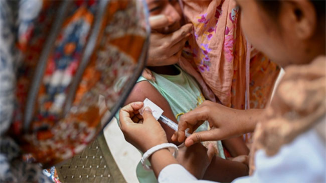 Measles outbreak kills more than 500 children in Bangladesh
