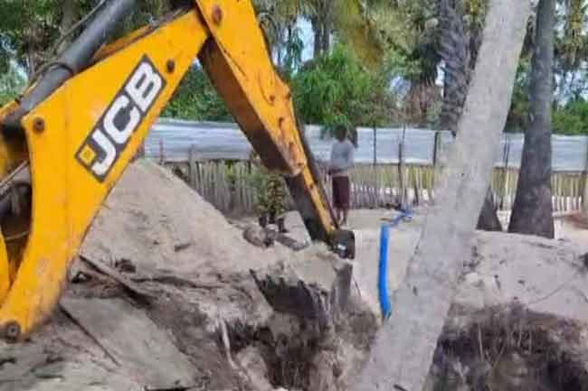 Police Excavate Suspected LTTE Arms Cache in Batticaloa, Find No Weapons