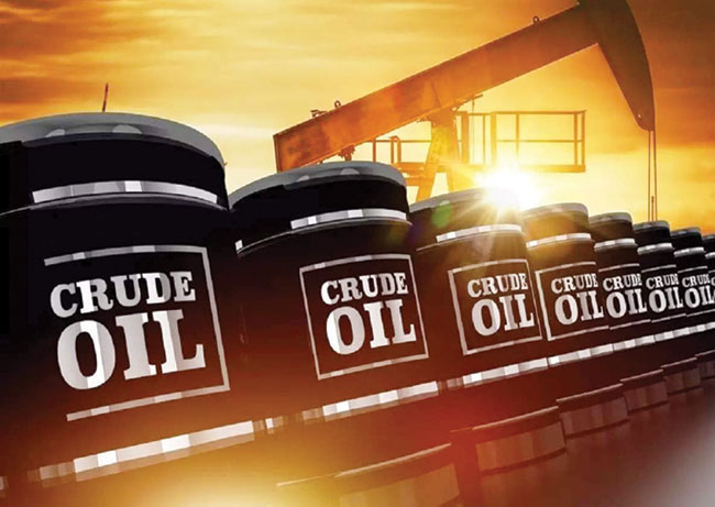 Brent Crosses $105 as Iran Vows Hormuz Stays Closed Under US Blockade