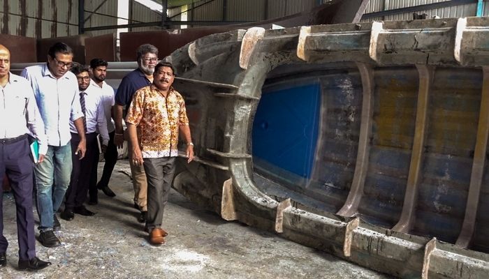 Ceynor nearing completion of USD 250,000 vessel for Mauritius client, Minister inspects