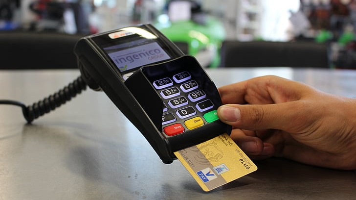 Sri Lanka adds 12,999 active credit cards in April as growth slows from March