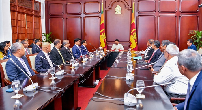 Dissanayake Launches National QR Payment Drive, Summons Bank Heads