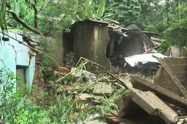 Bad Weather Affects 5,242 People Across 14 Districts: DMC