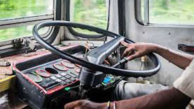 Eight bus drivers, conductor arrested in Kalutara drug-impairment sweep