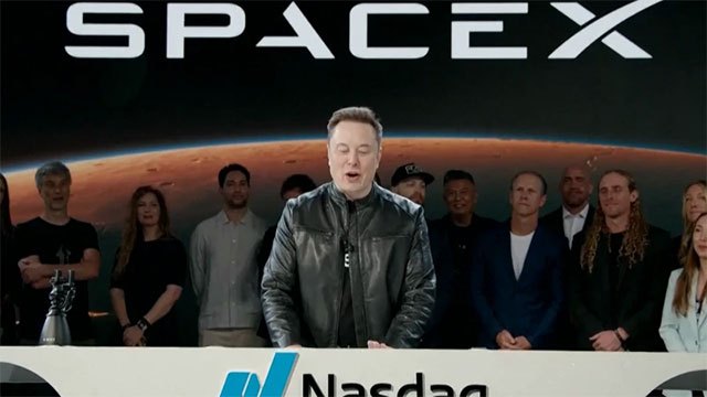 Elon Musk becomes world's first trillionaire as SpaceX prices IPO at $135 a share