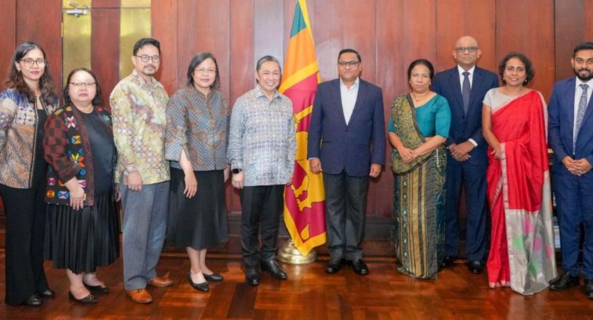 Indonesian Deputy FM Anis Matta Holds Bilateral Talks in Colombo