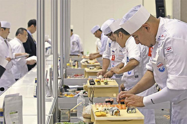 Japan Halts New Foreign Worker Intake for Food Services Sector
