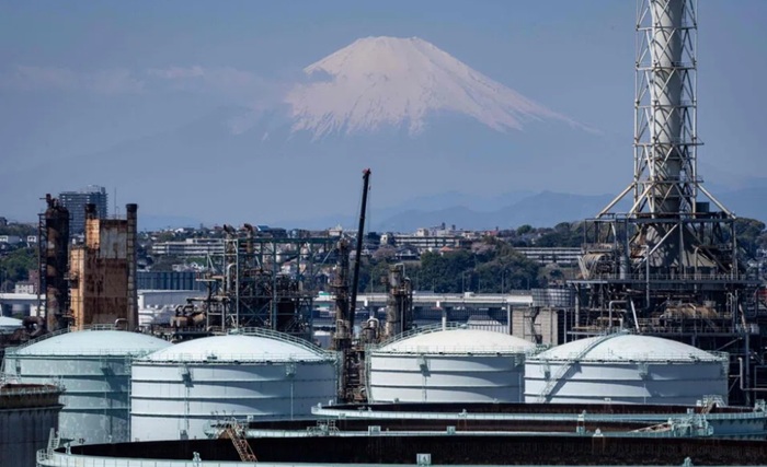 Japan Pledges $10 Billion 'Power Asia' Fund to Help Region Cope with Oil Crisis