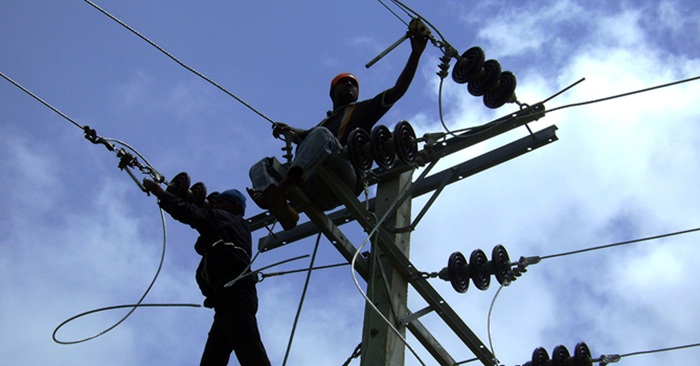 Karunathilake Outlines Renewables Plan to Cut Electricity Bills as 1,898 CEB Retirees Get Compensation
