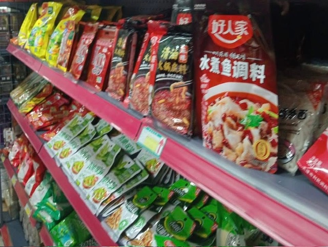 CAA raids Kollupitiya supermarket over unlabelled imported food products