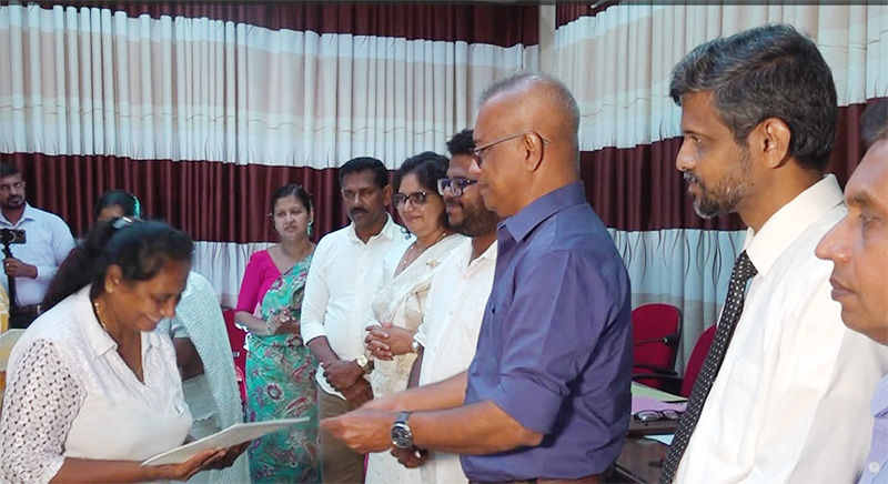Lal Kantha Hands Over Hanthana Land Plots to 44 Disaster-Hit Kandy Families