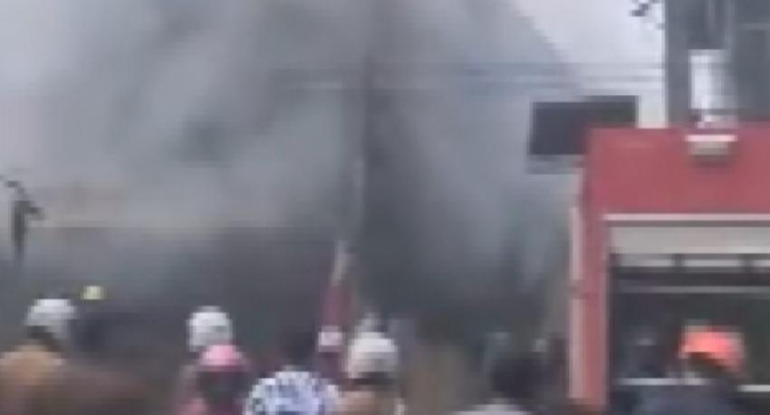 Four fire engines deployed to electronics store blaze in Mahara, Kadawatha