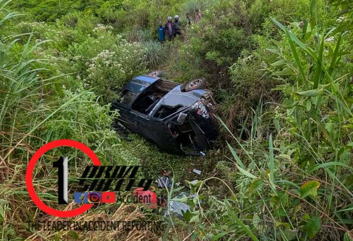 13 schoolchildren and driver injured as van plunges into 10-foot precipice in Nawalapitiya
