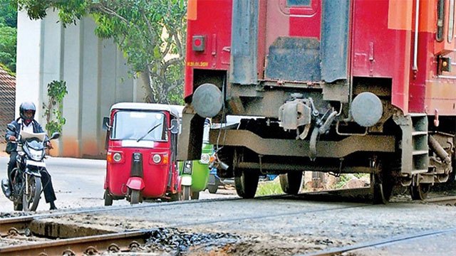 Traffic restrictions at Nawammahara railway crossing June 5–7 for Main Line works