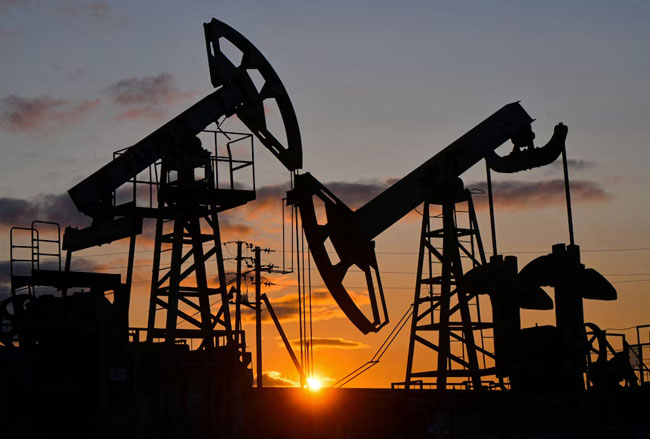 Oil Surges Past $100 as US Begins Blockade of Strait of Hormuz