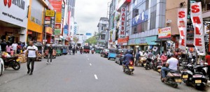 Sparse Crowds in Pettah as Rising Prices Dampen Avurudu Shopping