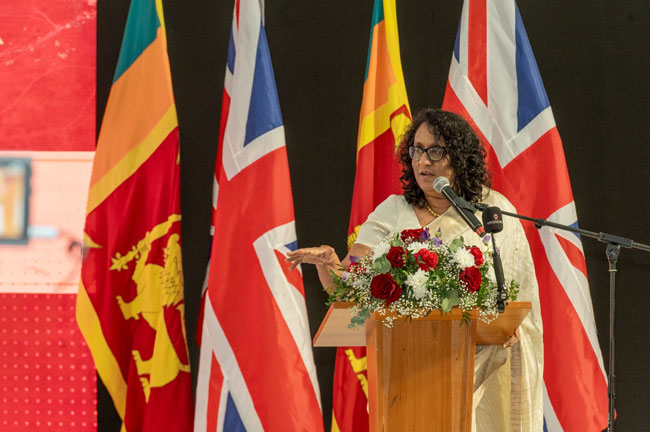 PM Harini Meets Sri Lankan Community in London During UK Visit