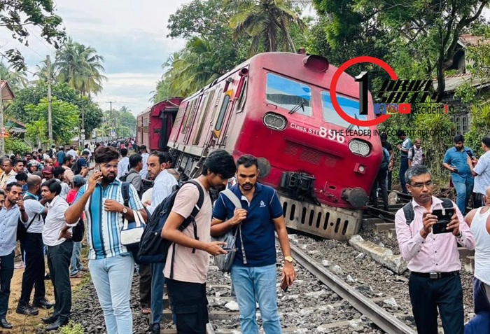 Sagarika Train Derails Near Wadduwa, Coastal Line Services Disrupted