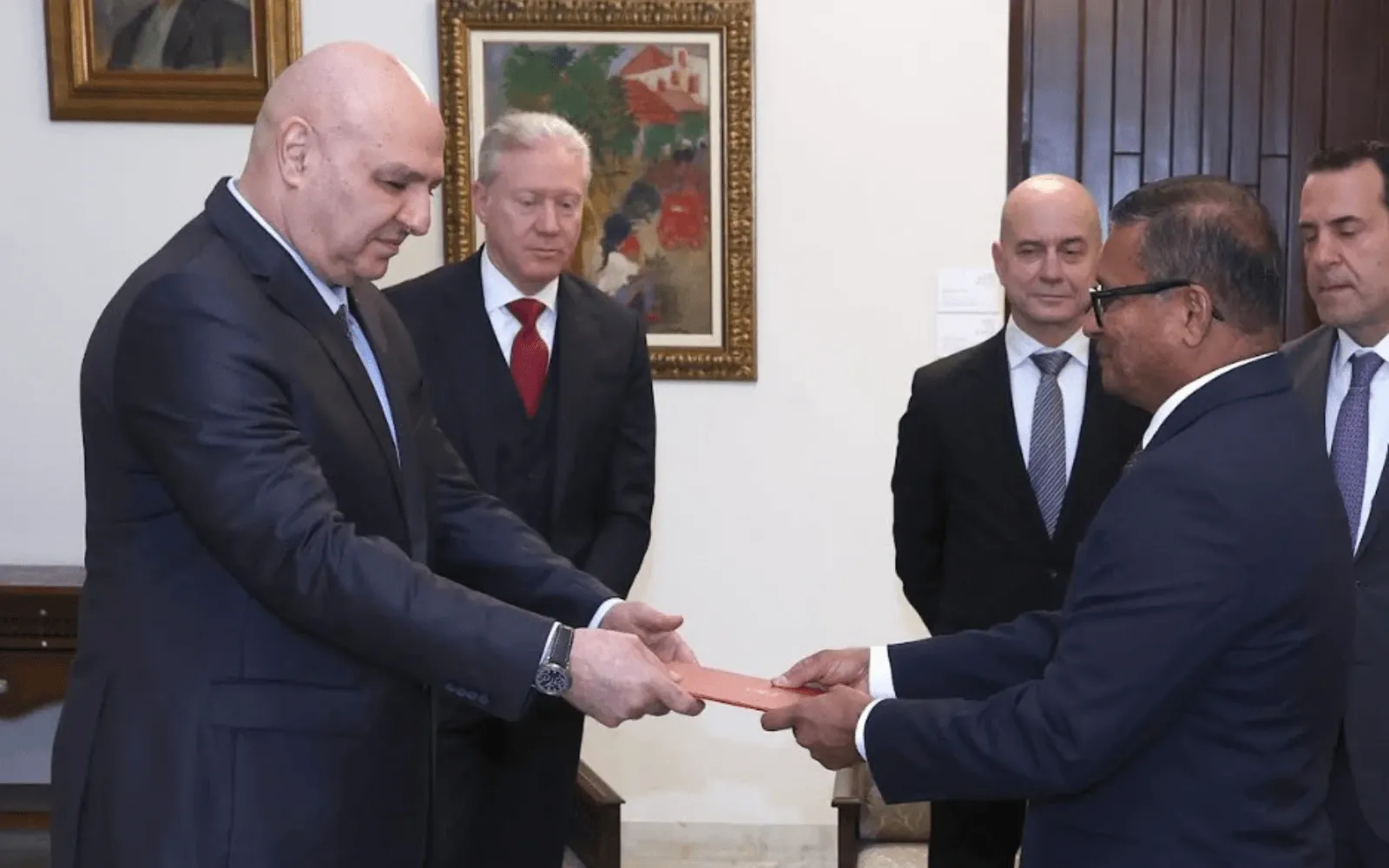 Sri Lanka Ambassador presents credentials to Lebanese President Aoun