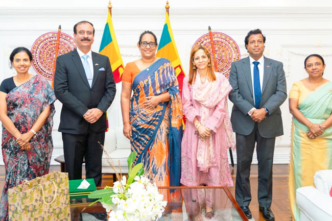 PM Harini, Pakistan envoy reaffirm ties at Temple Trees, thank Islamabad for Ditwah aid