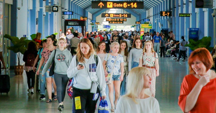Tourist Arrivals Exceed 840,000 to April 22; April Pace Slows
