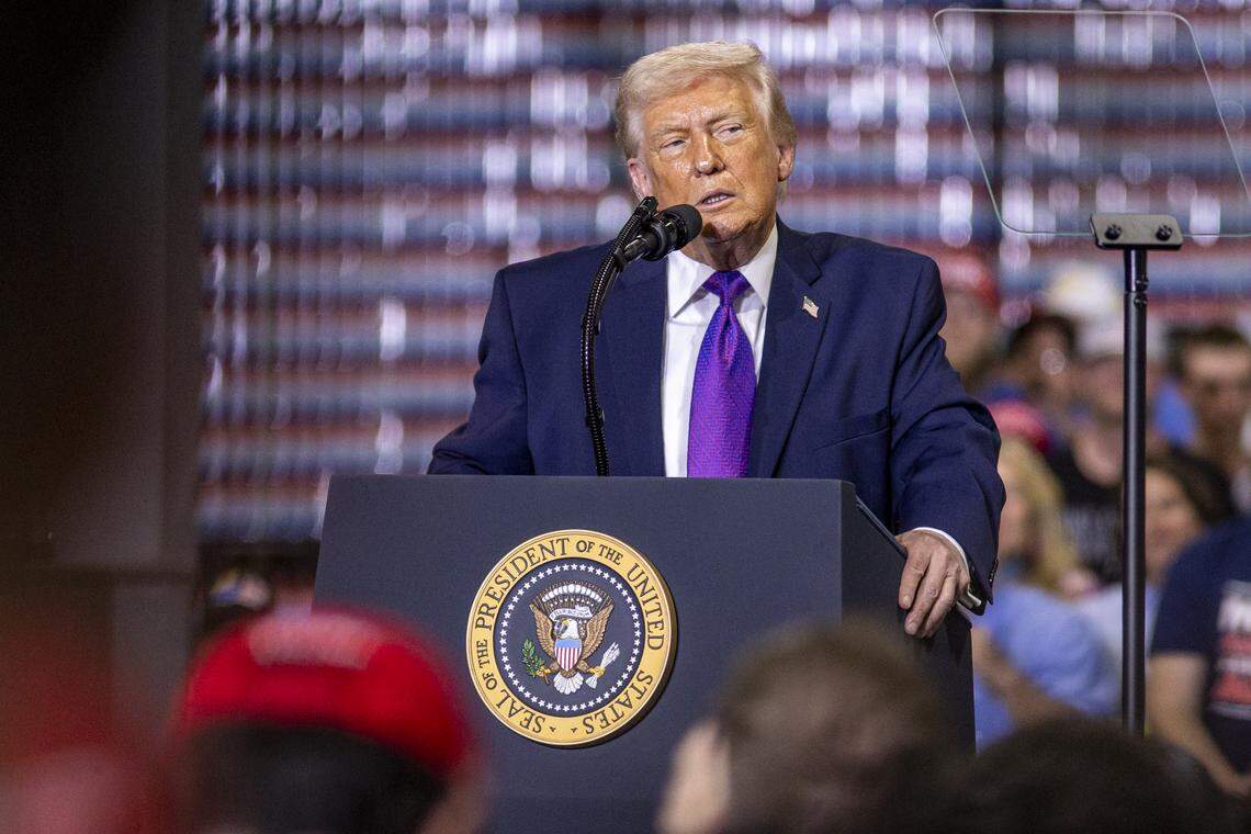 Trump Threatens 50% Tariff on Any Country Supplying Weapons to Iran