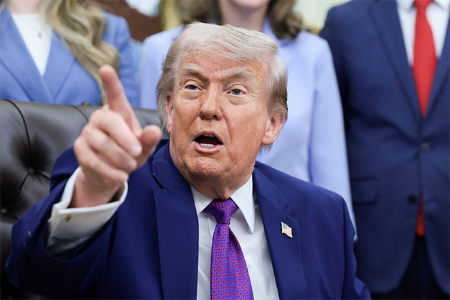 Trump says Iran ceasefire 'on life support' as Hormuz deadlock pushes Brent above $104