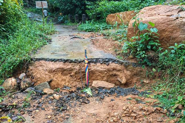 12 families evacuated as Udakalagama landslide reactivates in Ratnapura
