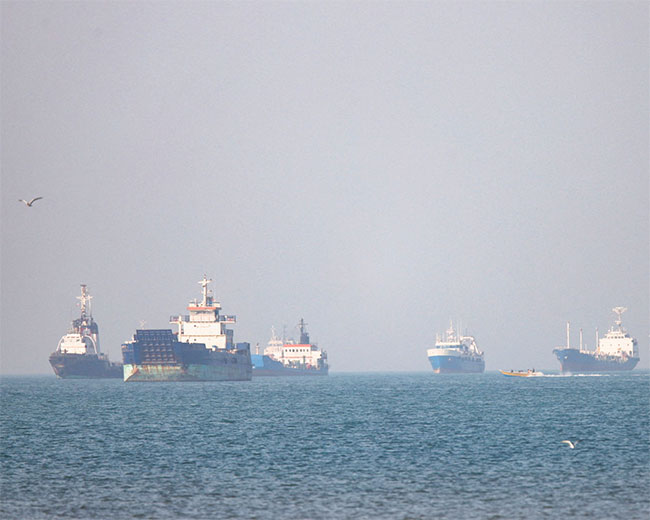 US sanctions twelve over Iran oil shipments to China ahead of Trump-Xi meeting