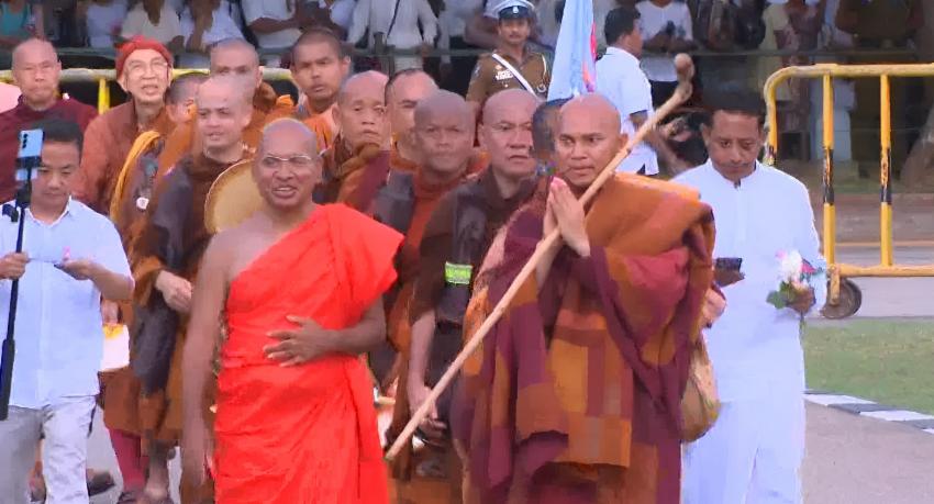 Walk for Peace Concludes at Gangaramaya; Vietnamese Monk Delegation Departs